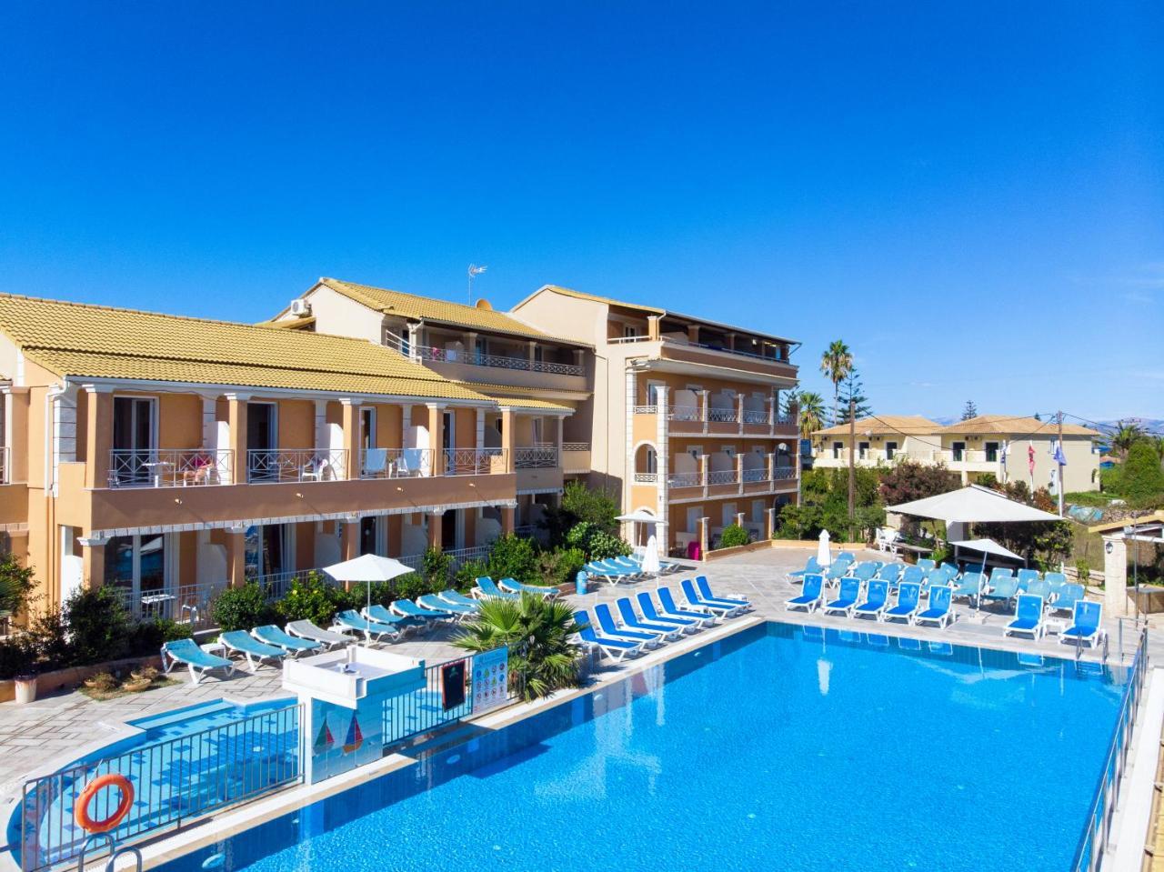 Plaza Hotel Kávos